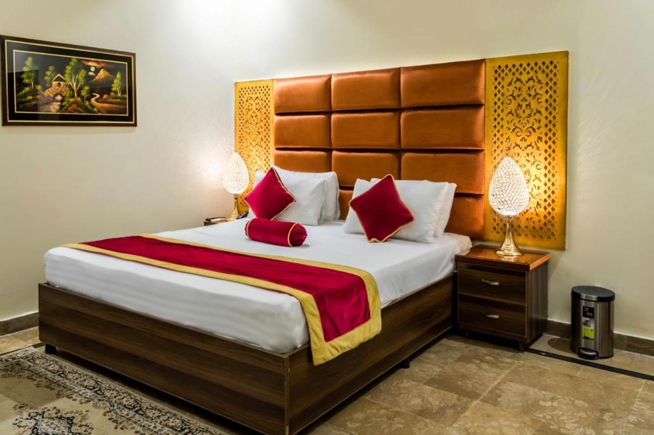 Rose Palace Hotel, Gulberg لاهور المظهر الخارجي الصورة